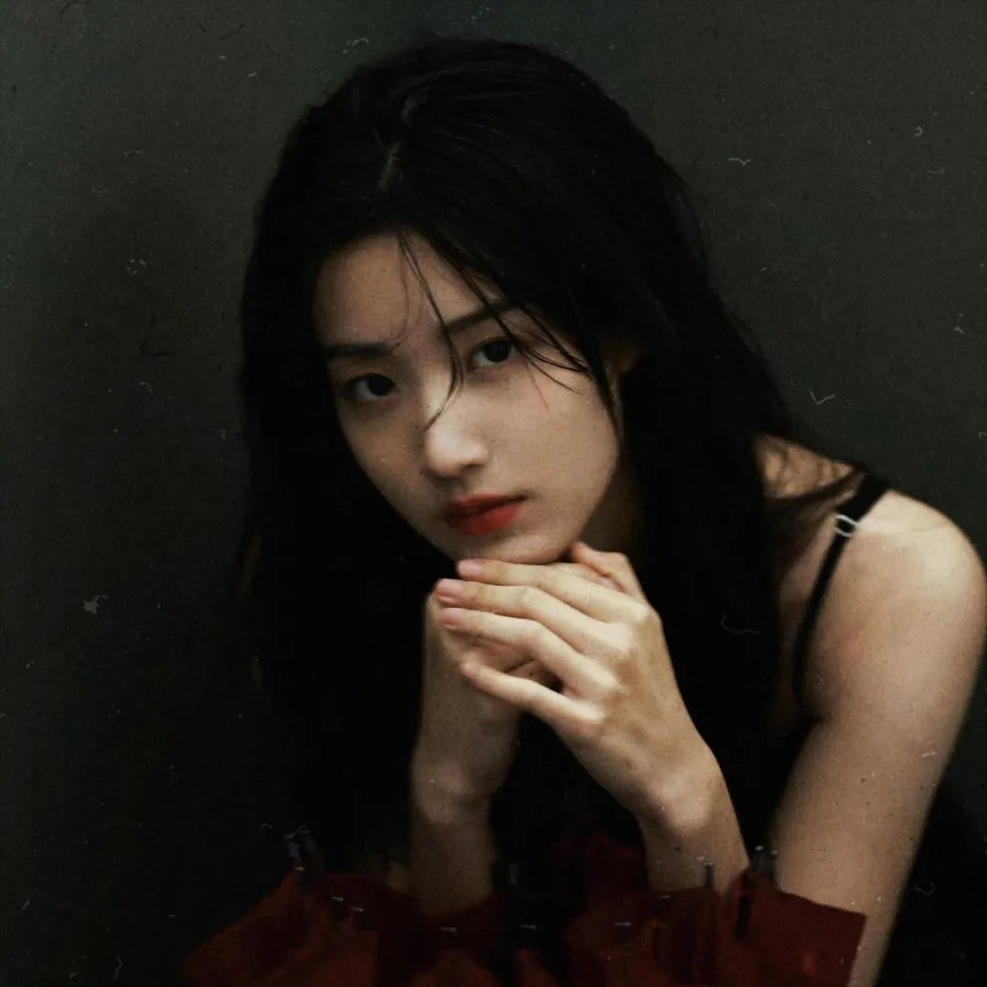 穿书七零，炮灰女配她又争又抢